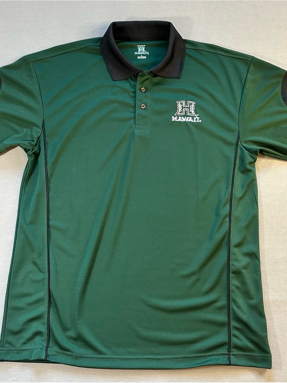 University of Hawaii Embroidered Green Polo Shirt with Black Collar